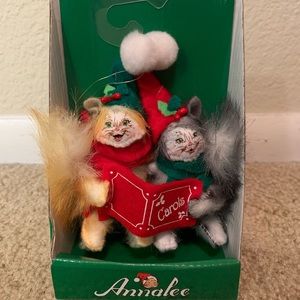 Annalee Caroling Cats ornament